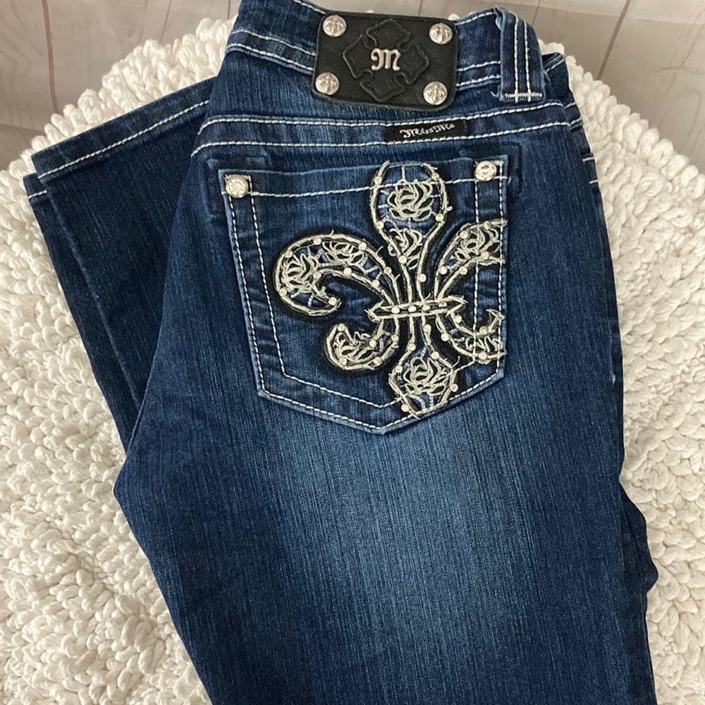Miss Me Size 30 Skinny Low-Mid-Rise Skinny Jeans Dark Wash with Fleur De Lis
